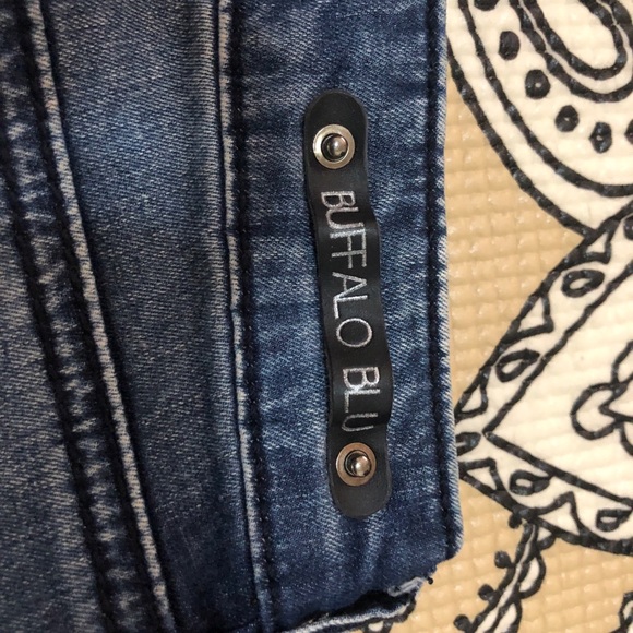 Buffalo Jean - Picture 3 of 3